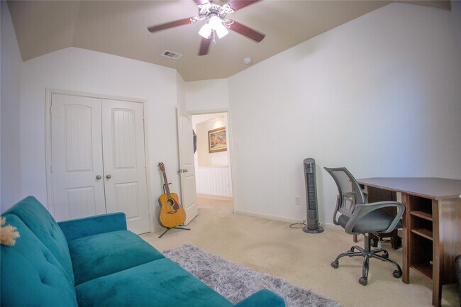 Building Photo - 6034 Starbrook Creek Dr