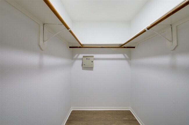 Building Photo - 12807 Ambrose St