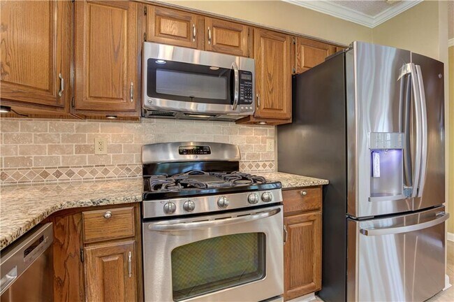 Building Photo - 60 Heartwood Dr NE