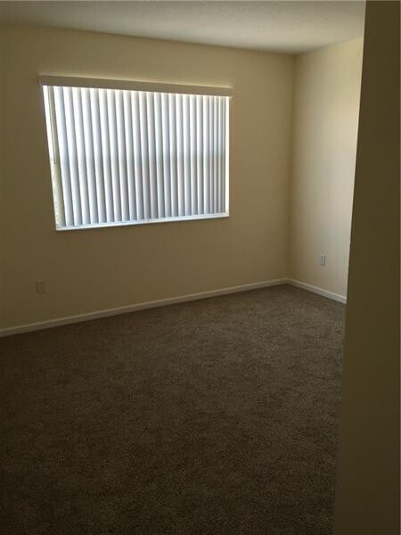 Building Photo - 5800 W Sample Rd