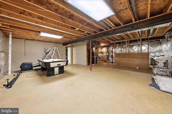 Building Photo - 9571 Basilwood Dr