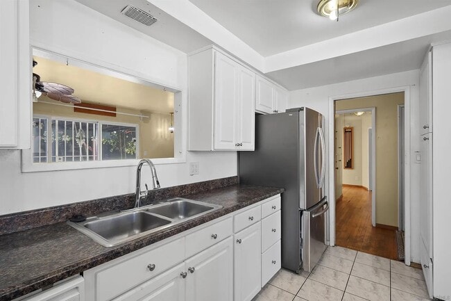 Building Photo - Chula Vista