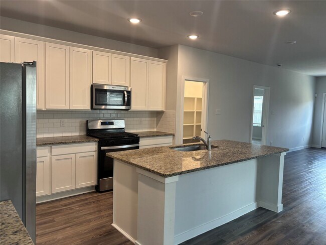 Building Photo - 5735 Blue Grama Dr