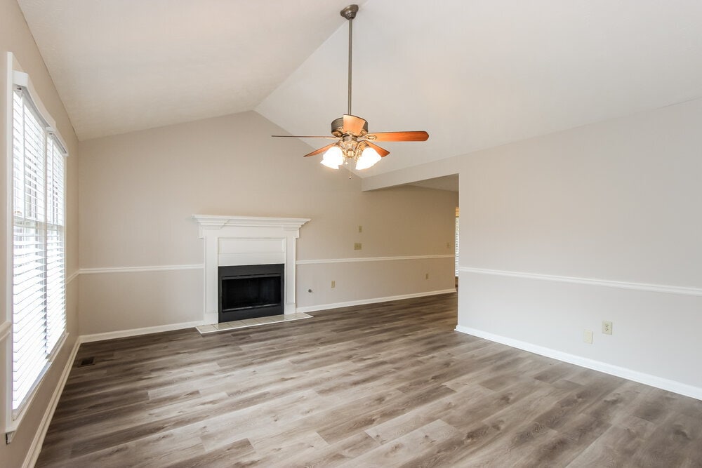 Building Photo - 10 Beaverdam Ct