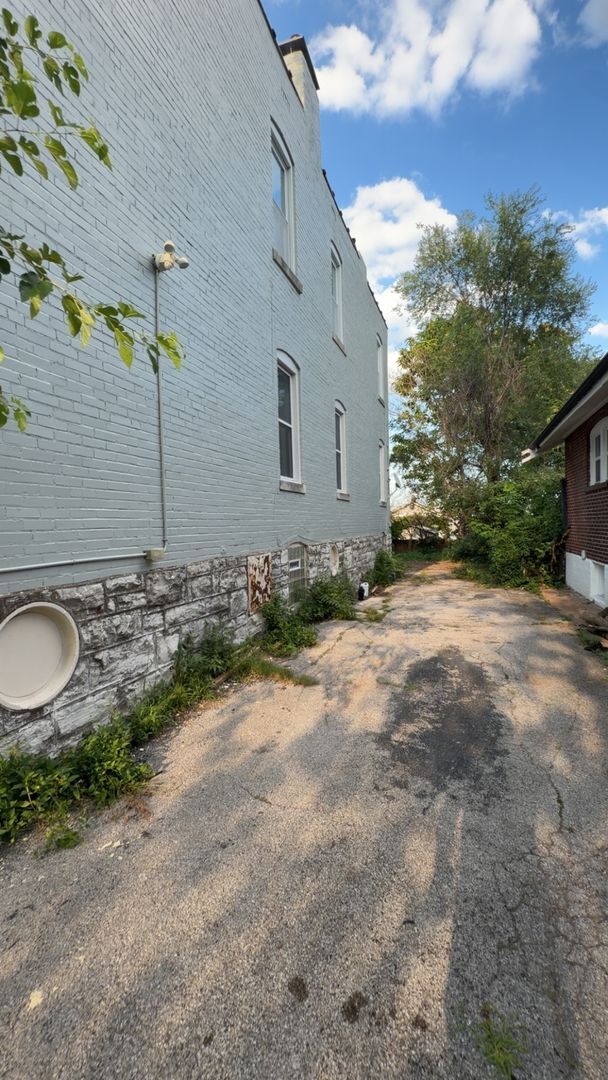 Building Photo - 2256 Blendon Pl