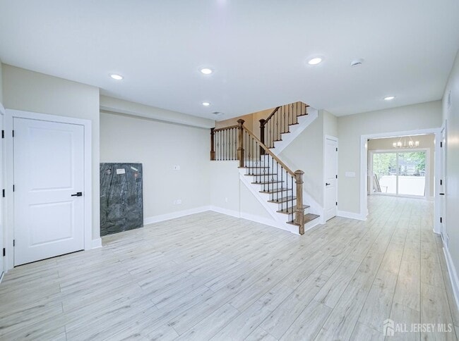Building Photo - 8 Travers Ave