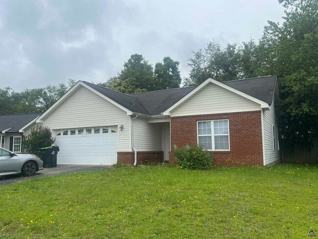 Primary Photo - 208 Camelot Pl