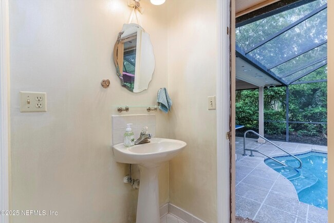 Building Photo - 1157 Creeks Edge Ct