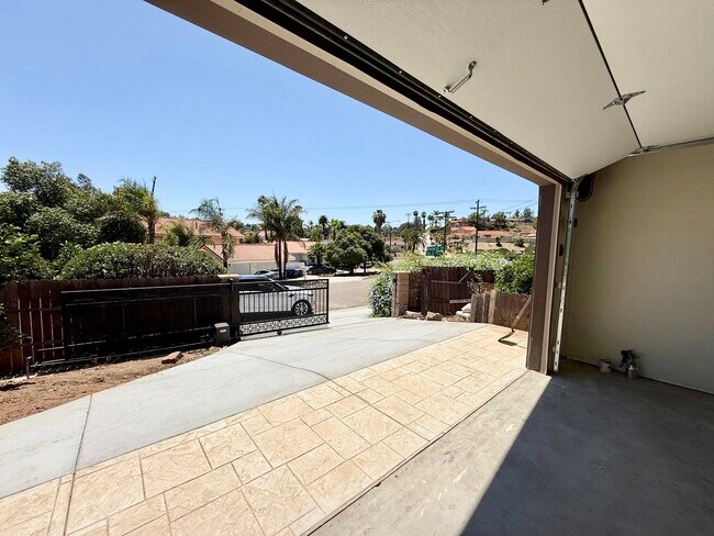 Building Photo - 1522-30 Falda Del Cerro Ct