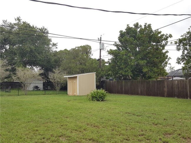 Building Photo - 262 Manor Rd