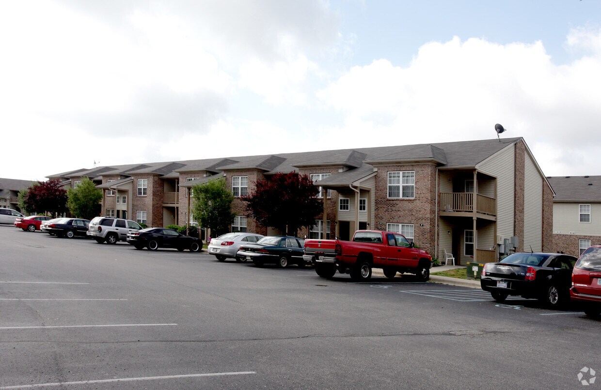 Canterbury House Apartments Mann Road Indianapolis In Apartment Finder