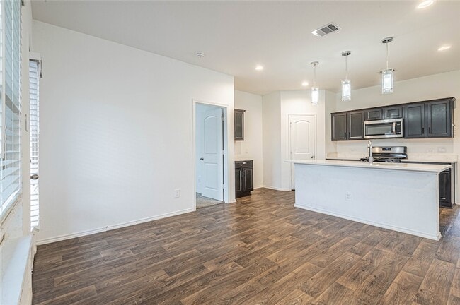 Building Photo - 5110 Hedgerose Ln