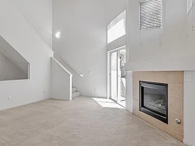 Building Photo - 1075 Esparanza Way