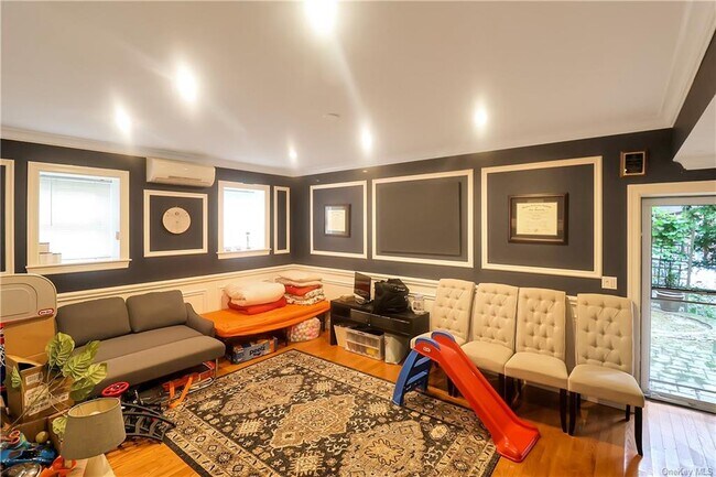 Building Photo - 29 Arbor Glen