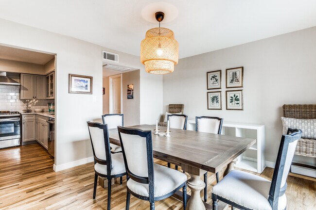 Building Photo - 15904 Archwood Ln