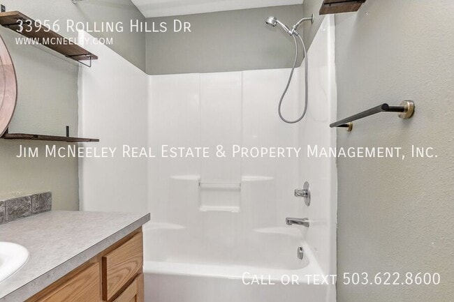 Building Photo - 33956 Rolling Hills Dr