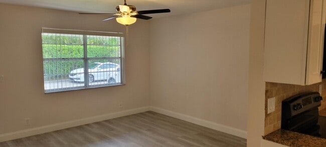 Building Photo - 2802 Imperial Cir