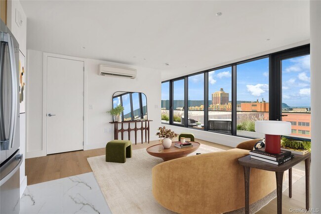 Building Photo - 44 Hudson St