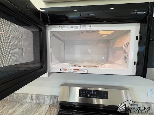 Building Photo - 4273 W 31st Pl