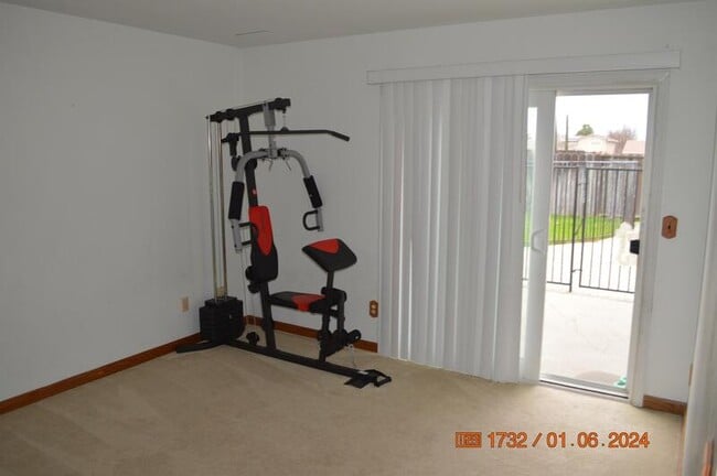 Building Photo - 1561 Spring Ct