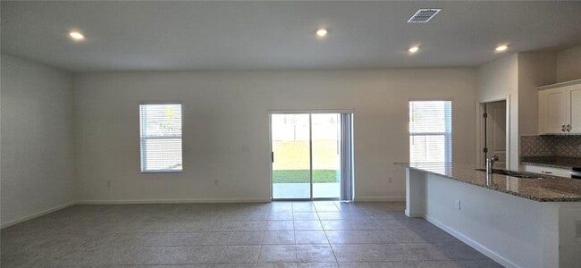 Building Photo - 2803 Poppy Ave