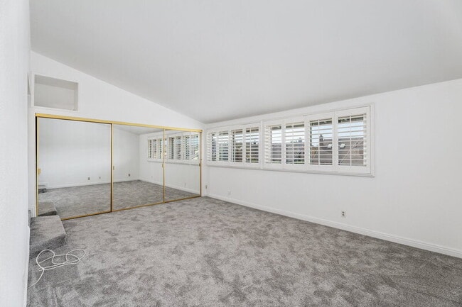 Building Photo - 8591 Naples Dr