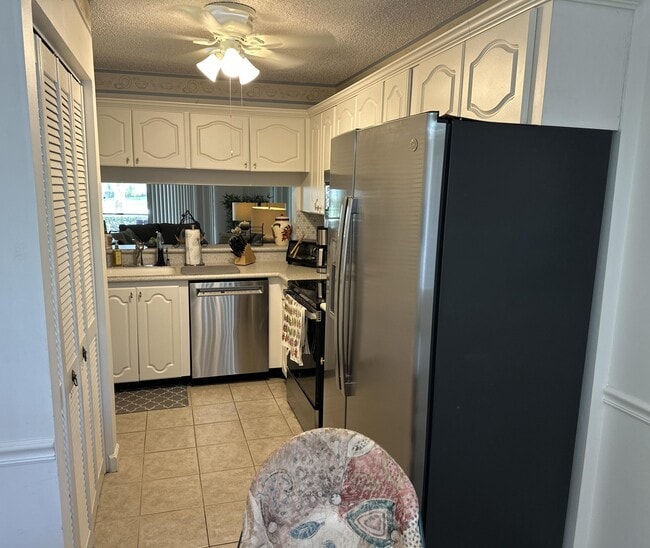 Building Photo - 3138 Via Poinciana