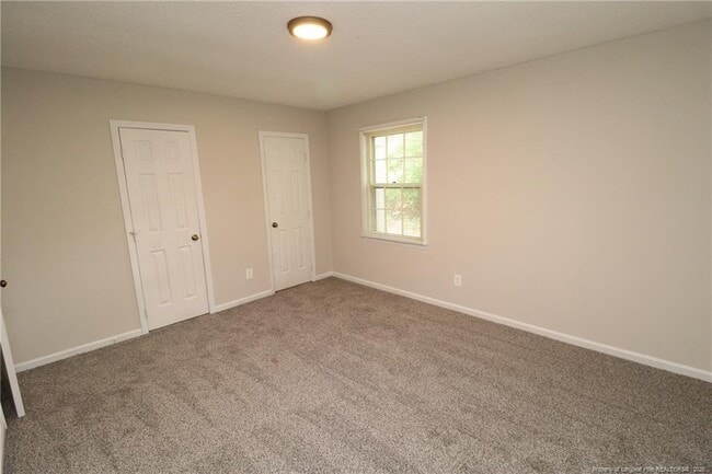 Building Photo - 5215 Deer Haven Dr