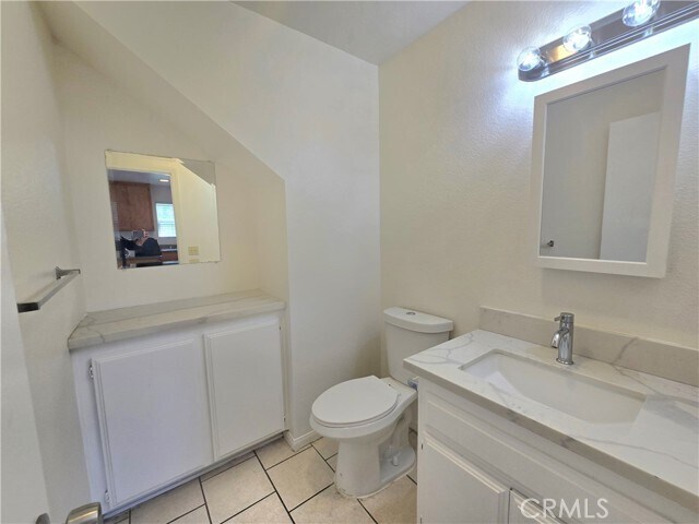 Building Photo - 8451 Oleander Ave