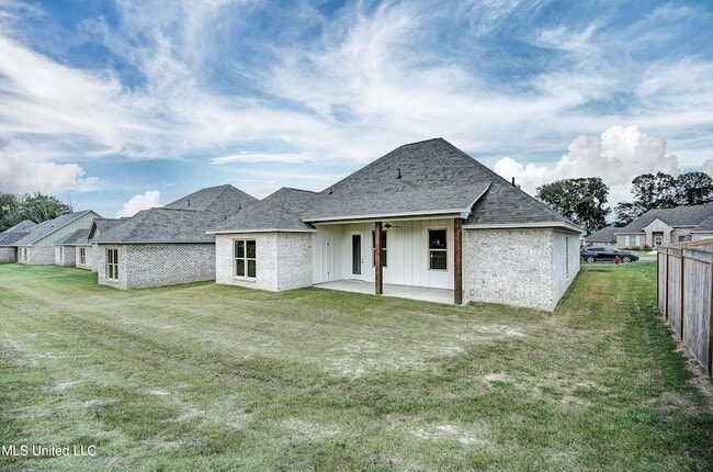 Building Photo - 117 Southern Oak Wy