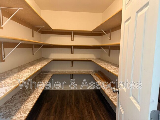 Building Photo - 1584 W Galbraith Ln