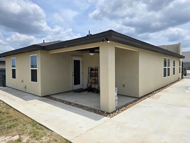 Building Photo - 7108 EL MESON DR