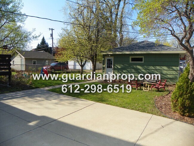 Building Photo - House on Corner Lot Available October 1st, Updated Kitchen/Bath, Fenced Yard, Back Deck, 2 Car Ga...
