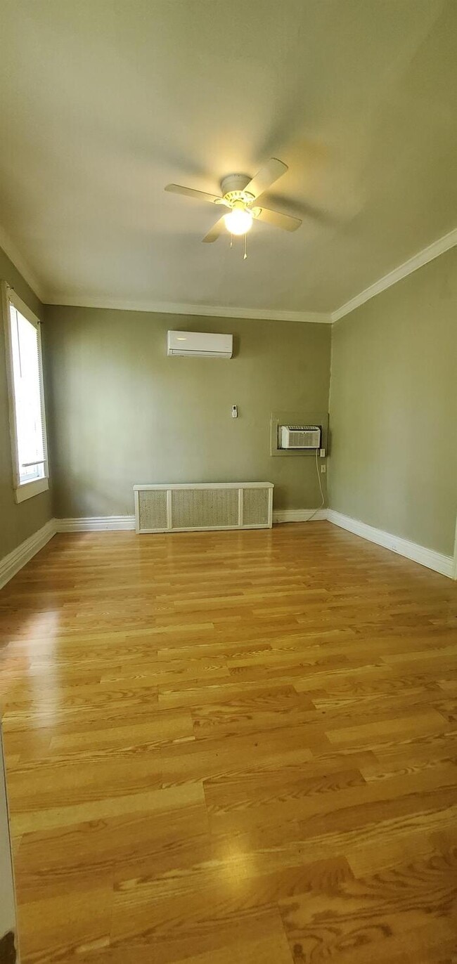 Building Photo - 201 S Broadway St