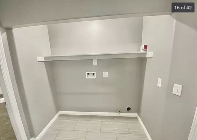 Building Photo - BROADWAY (10611)