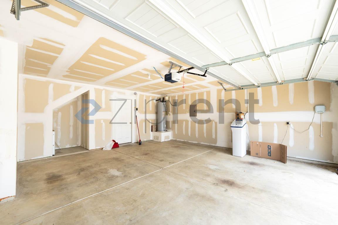 Building Photo - 11709 Silver Sky