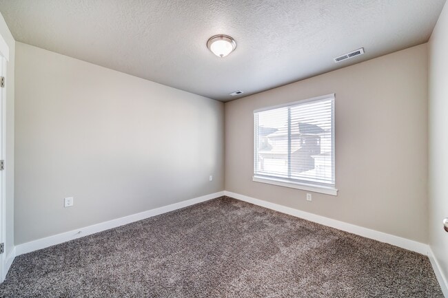 Building Photo - 4415 W Glendon Dr