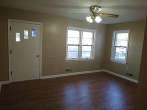 Building Photo - 1510 N Platte Ave