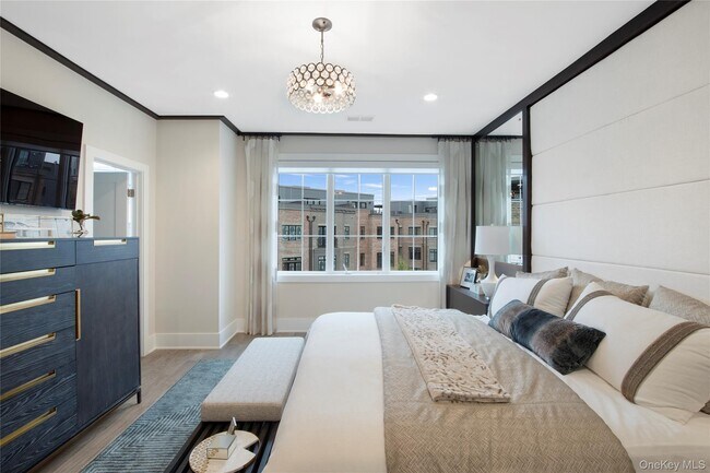 Building Photo - 350 Horseman Blvd