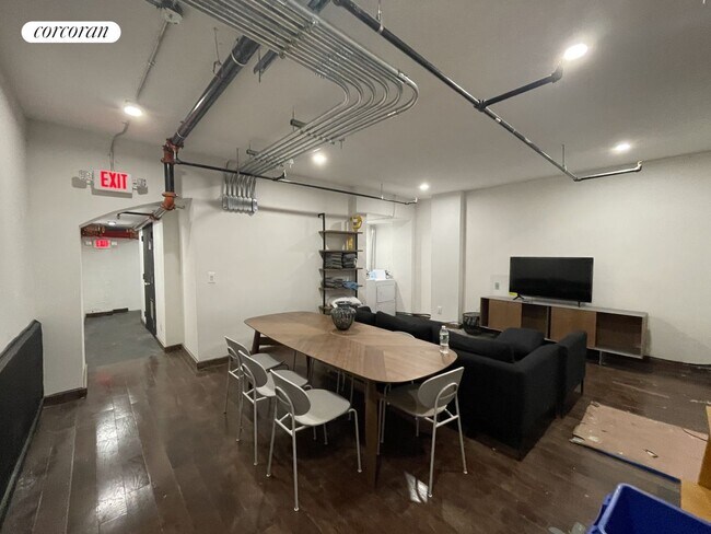 Building Photo - 47 E 129th St