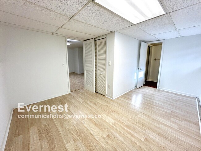 Building Photo - Beautiful 4-Bedroom Home with Modern Comforts / Pet-Friendly / Vouchers Accepted / Available Now!