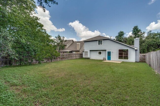 Building Photo - 15902 De Peer Ave
