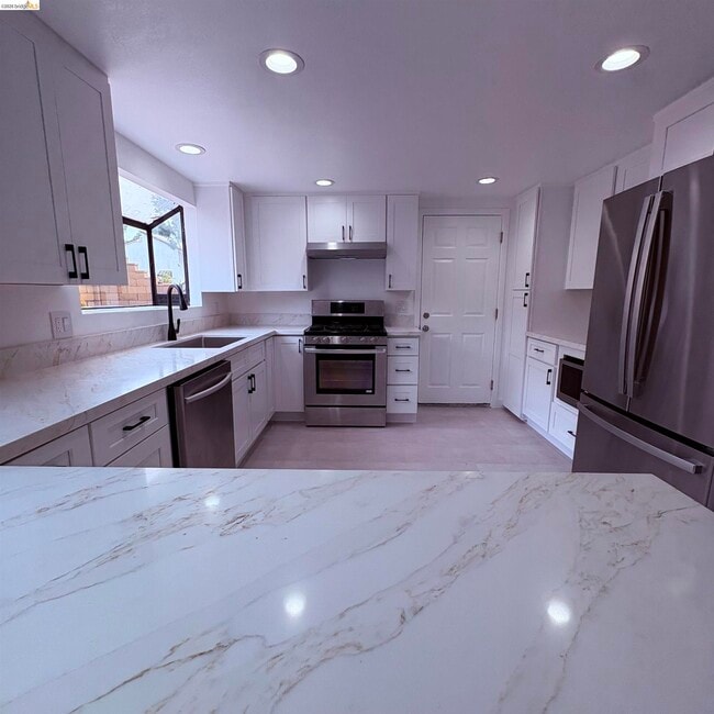 Building Photo - 1101 Hourglass Pl