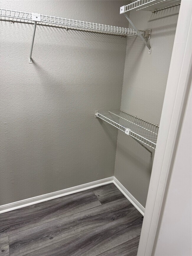 Building Photo - 7575 Cambridge St