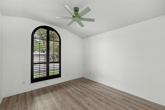 Building Photo - 8717 Corran Ferry Dr