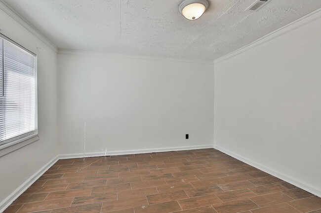 Building Photo - Character-Filled 3BR Home Near Grant Park & Summerhill