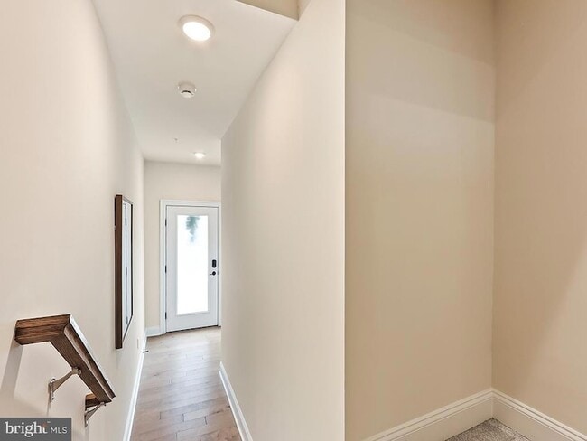 Building Photo - 715 Parker Blvd