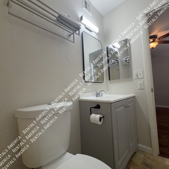 Building Photo - 520 N Stapley Dr