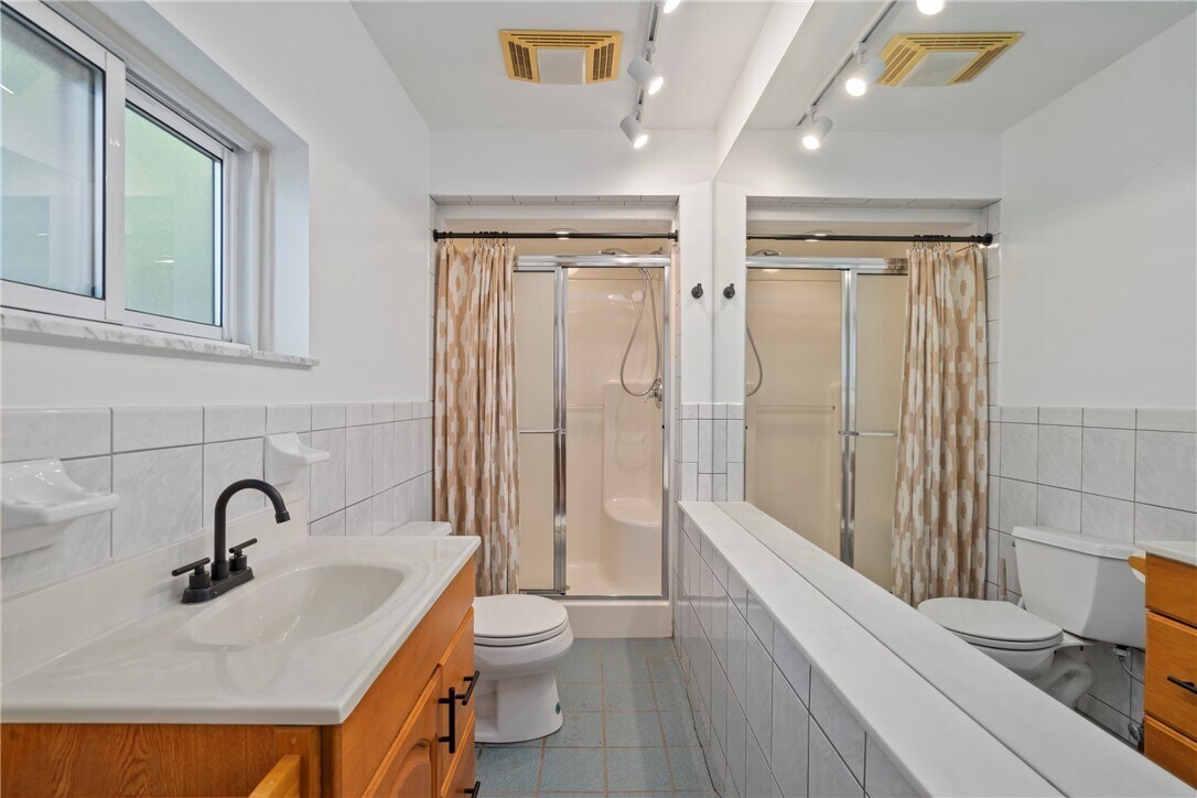 Building Photo - 6026 Sawyer St