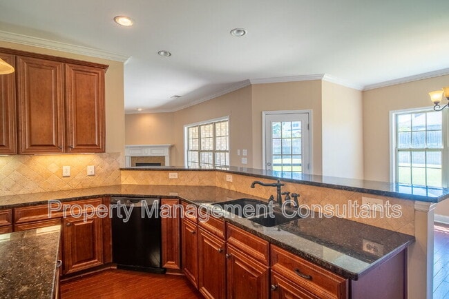 Building Photo - 178 Sarah Jane Dr